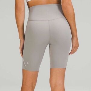 Lululemon Base Pace High-Rise Reflective Short 8" Gull Grey
Sz 4💎EUC! Retail $74
